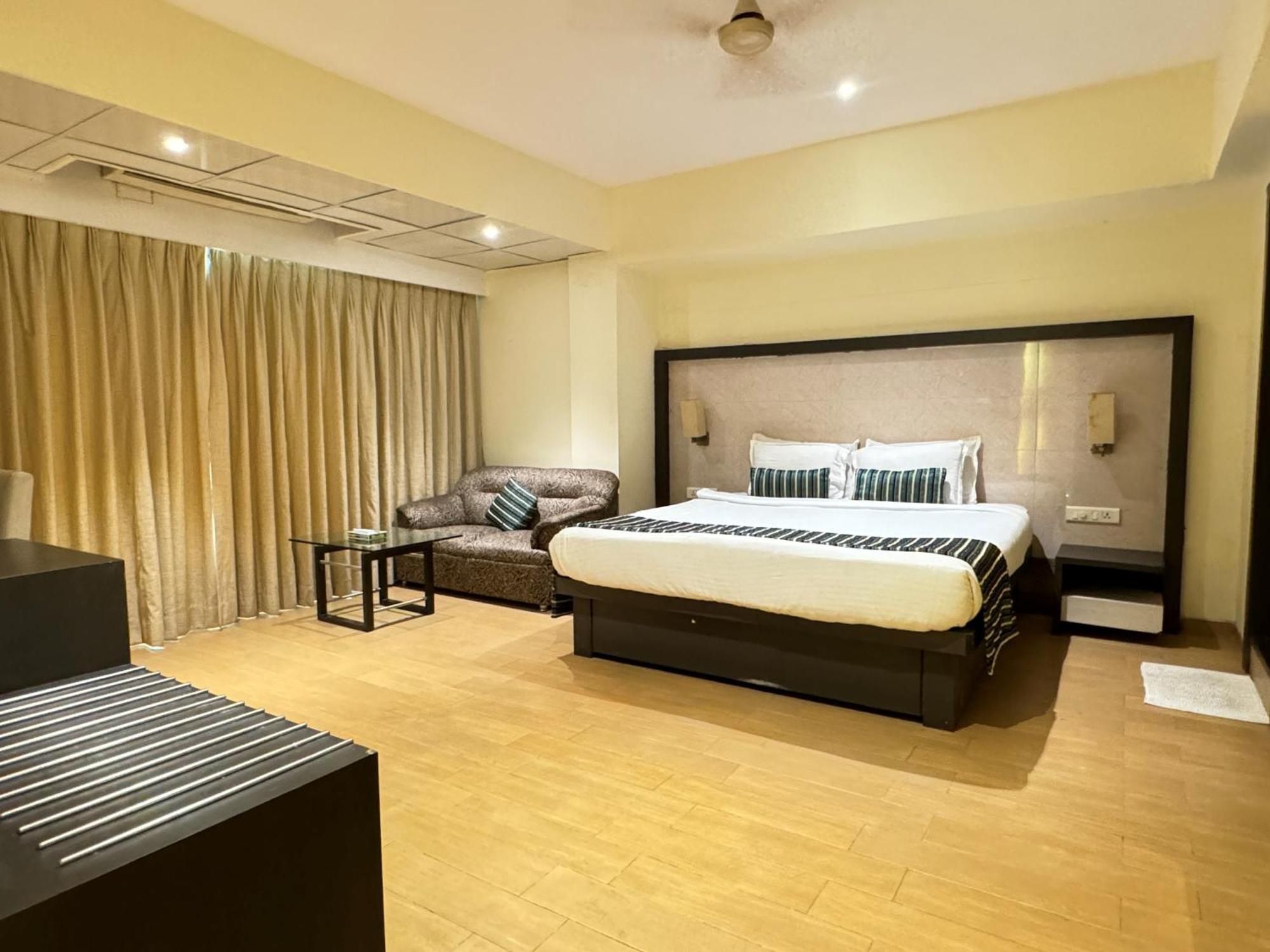 Hotel Galaxy Mumbai Exteriör bild