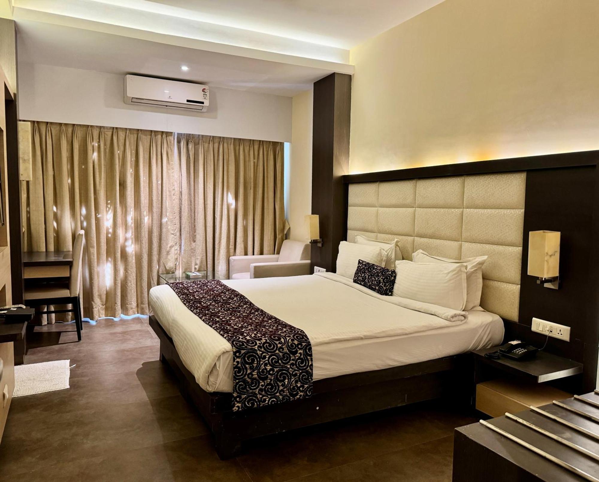 Hotel Galaxy Mumbai Exteriör bild