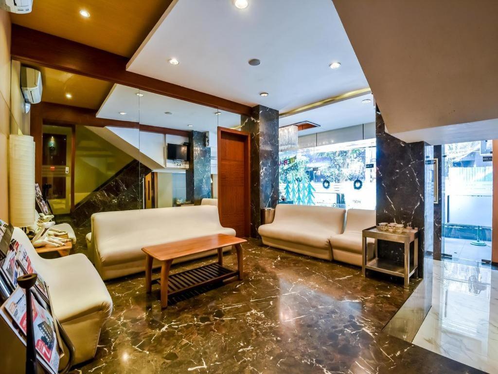 Hotel Galaxy Mumbai Exteriör bild