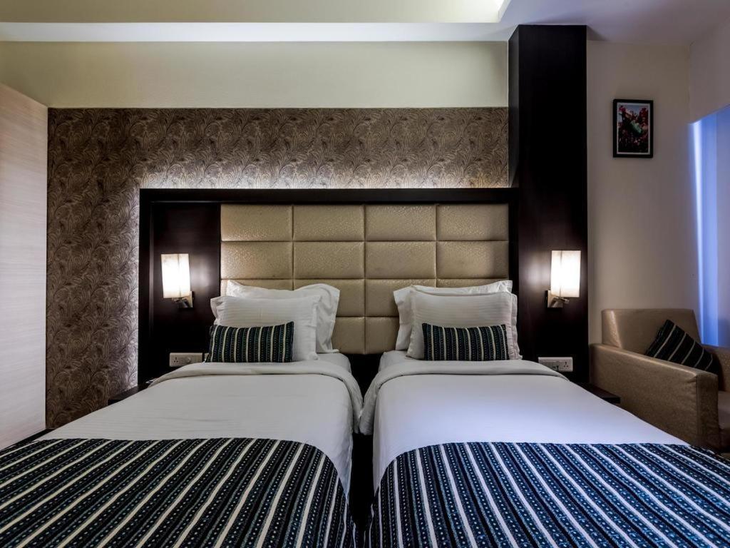 Hotel Galaxy Mumbai Exteriör bild